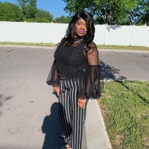 Meet your Posher, Irisha